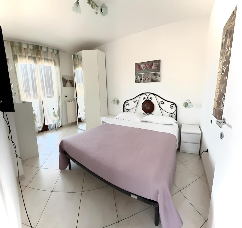 Casa Vacanze Esedra Apartment Пескара Екстериор снимка